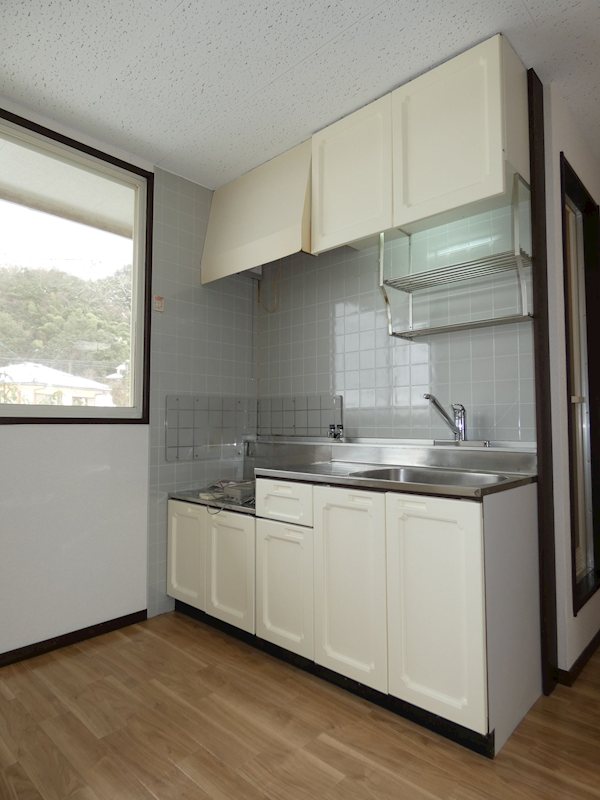 キッチン　※同タイプ、別部屋