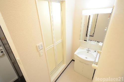 洗面設備　設備・仕様は号室により異なる為、現況を優先致します。