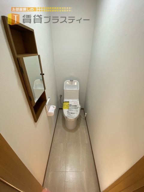 トイレ　ウォシュレット完備です。