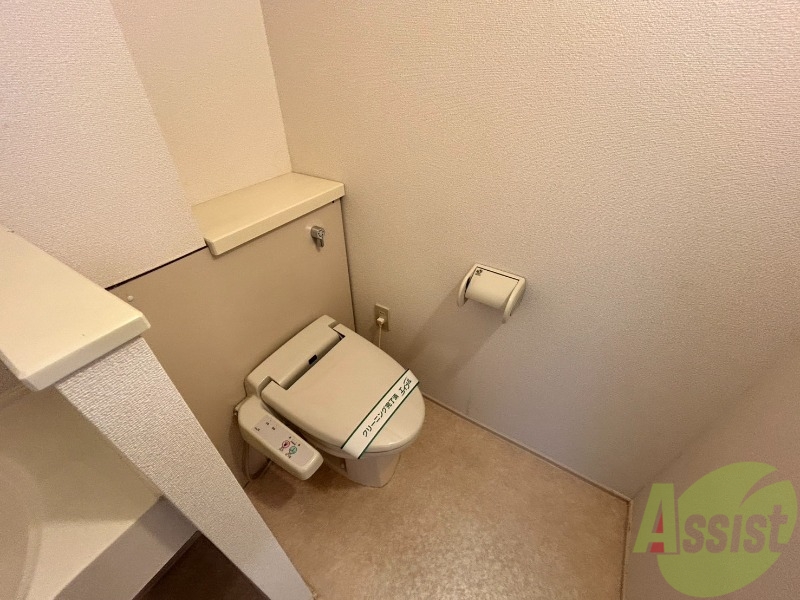 トイレ　トイレは温水洗浄便座で快適に使うことが出来ます。