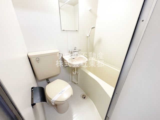 バス・シャワールーム　お掃除がしやすい３点ユニットバスです☆