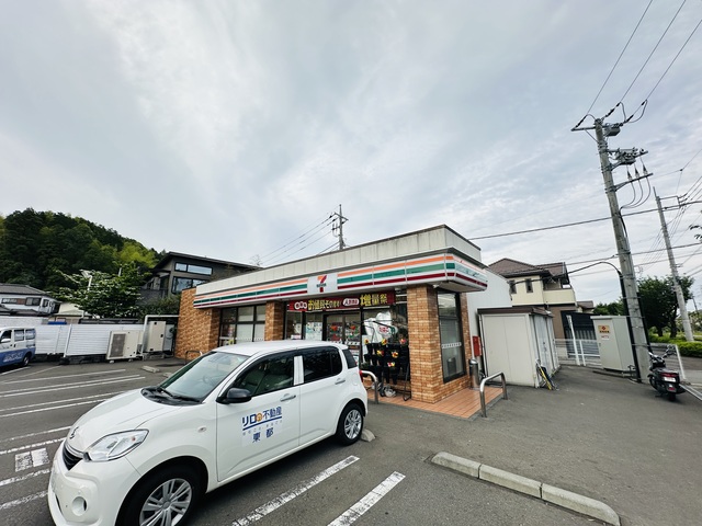 コンビニ　セブンイレブン横浜恩田町店（コンビニ）まで624m