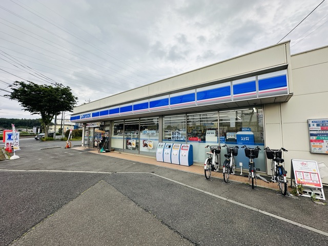 コンビニ　ローソン横浜恩田町店（コンビニ）まで824m