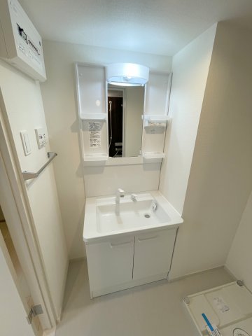 洗面設備　朝の身支度には欠かせない独立洗面化粧台