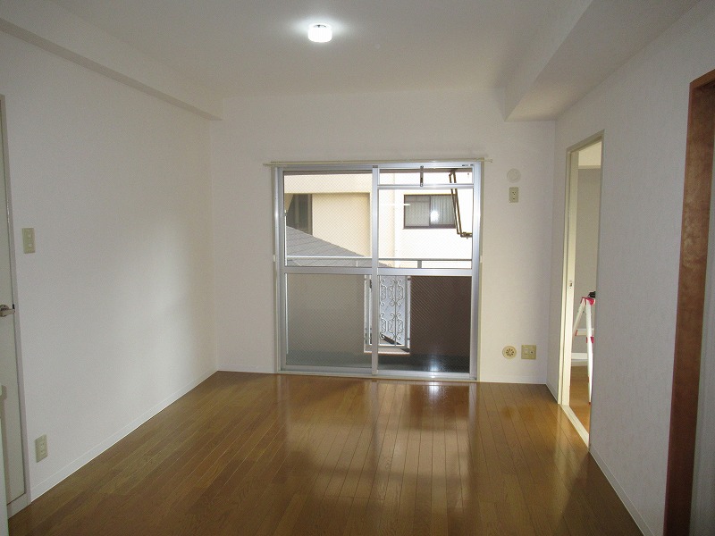 居室・リビング　落ち着いた雰囲気の洋室は、寝室や書斎、趣味部屋など多目的に使