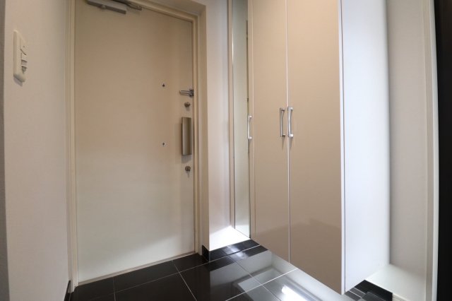 その他　エステムコート谷町四丁目　玄関