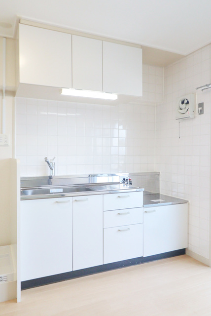 キッチン　コンパクトながら使いやすいキッチン