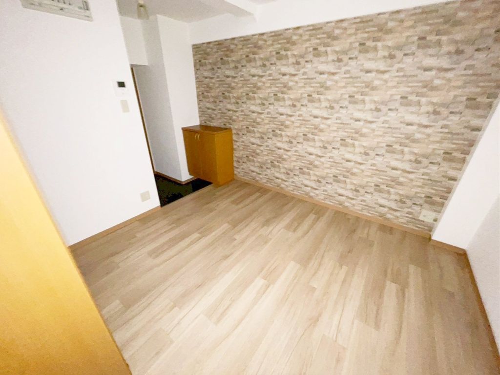 居室・リビング　玄関