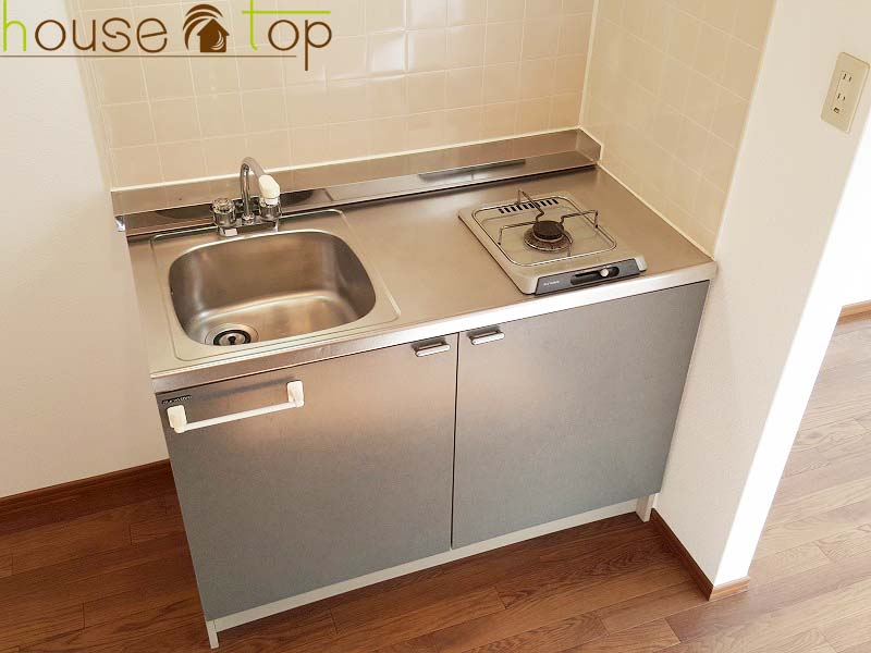 キッチン　ガスコンロ付システムキッチンです！調理スペースも広いです♪