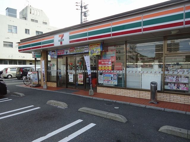 コンビニ　セブンイレブン（コンビニ）まで500m