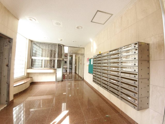 玄関　※オートロック完備