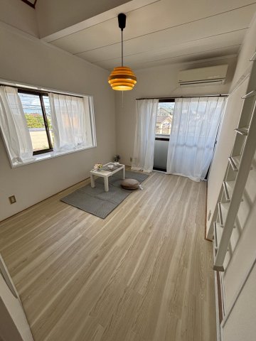 居室・リビング　フローリング張替えで気持ちいい♪