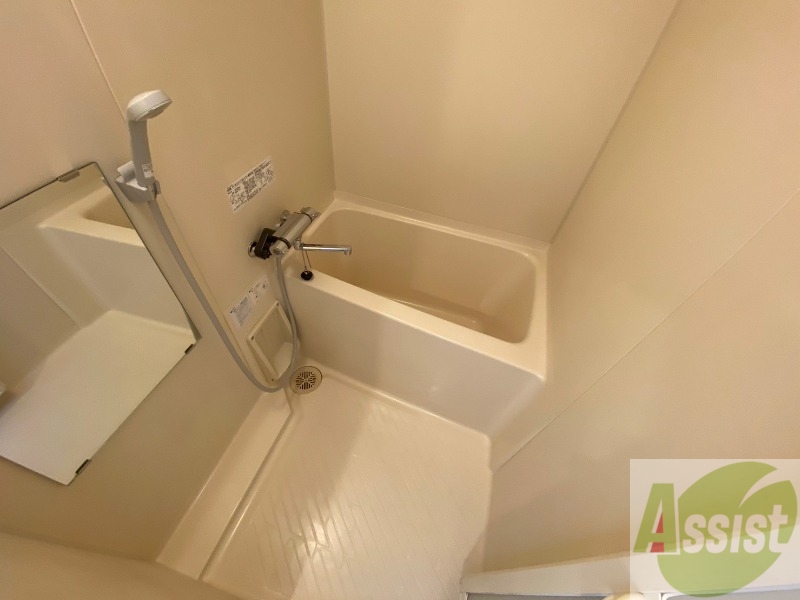 バス・シャワールーム　お風呂になります。一日の疲れを癒してくださいね。