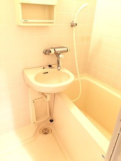 バス・シャワールーム　清潔感のある快適バスルーム♪