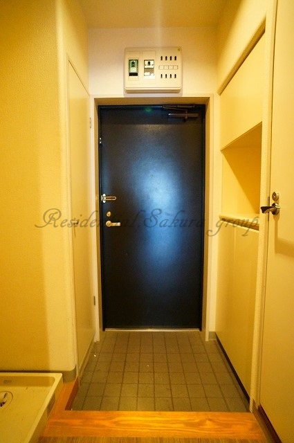 玄関　ゆったりとした玄関スペースです♪