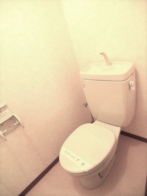 トイレ　※代表タイプの写真のため実際と異なる場合がございます