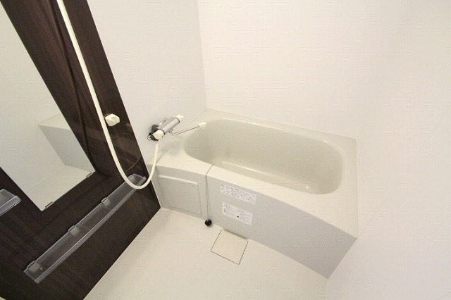 バス・シャワールーム　同物件別号室の写真です。