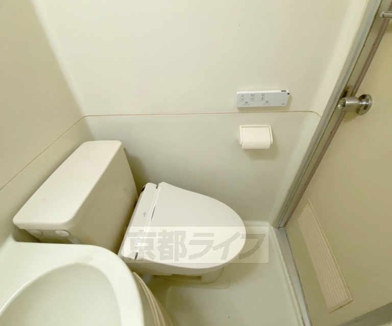 トイレ　洗浄機能付きトイレです。