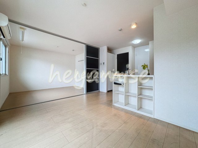 居室・リビング　※写真は別号室です