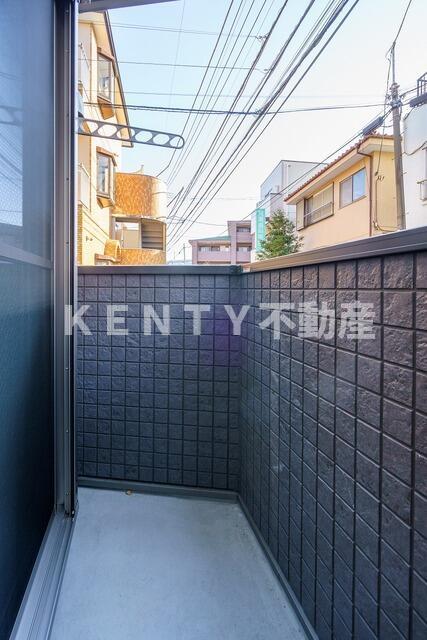 バルコニー　バルコニーからの眺めを楽しみながら食事をしませんか