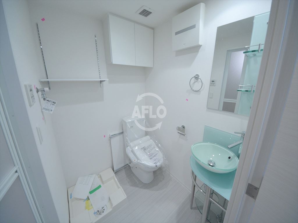 トイレ　アドバンス心斎橋ラシュレ　温水洗浄便座