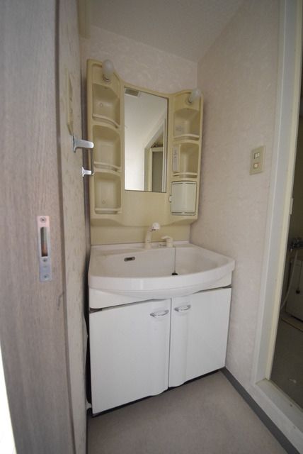 洗面設備　※同建物　別室設備施工例　現況優先