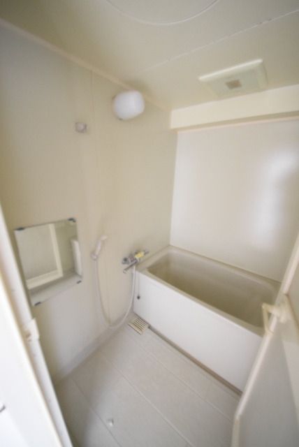 バス・シャワールーム　※同建物　別室設備施工例　現況優先