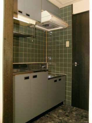 キッチン　※写真は別号室です。