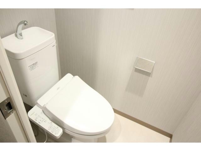 トイレ　706