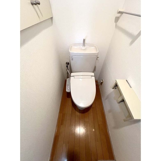 トイレ　温水洗浄便座／イメージ