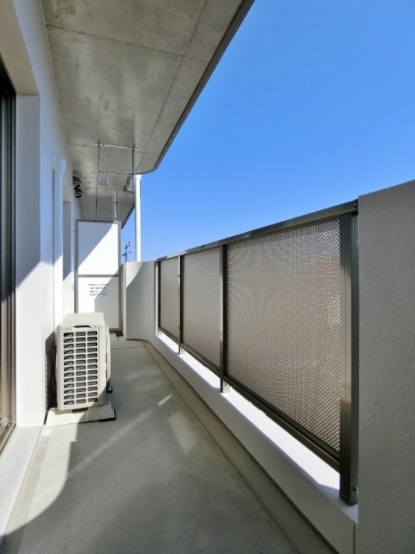 バルコニー　図面と現状に相違がある場合には現状を優先