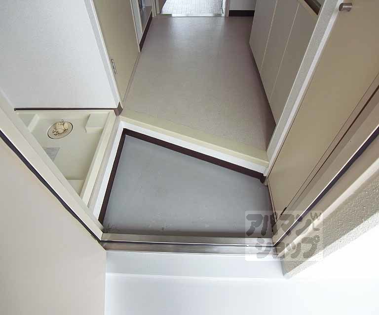 玄関　靴箱付きの玄関です。