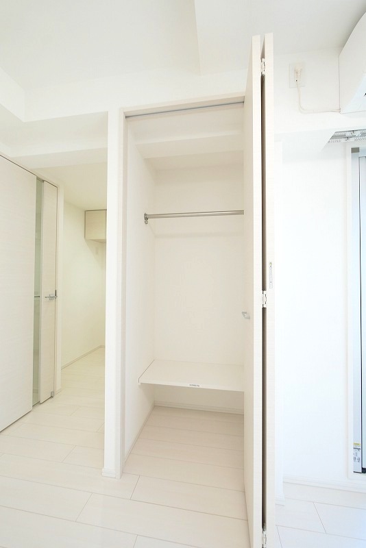 収納　内装は落ち着いています