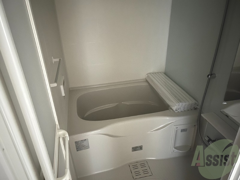 バス・シャワールーム　追い焚き機能が付いているのでいつでも温かいお風呂に入れますよ