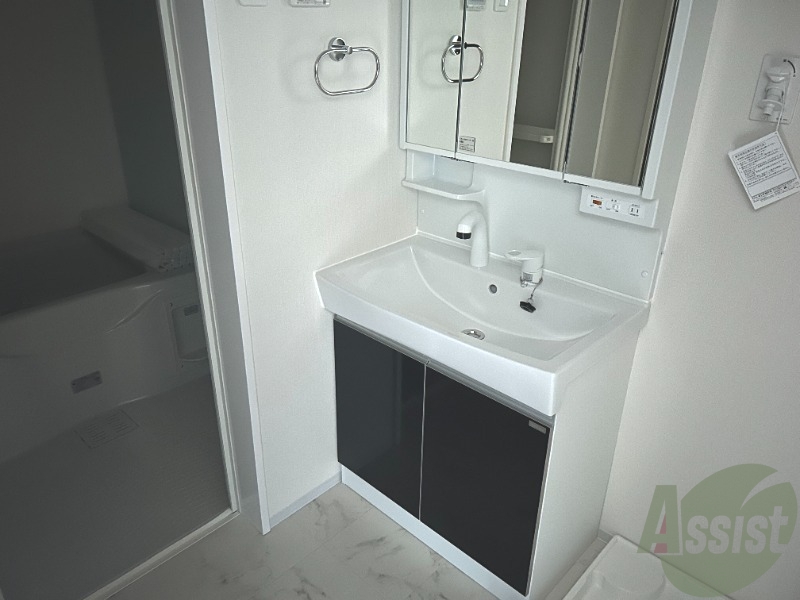 洗面設備　洗面台は独立しています。朝の身支度はこちらでどうぞ～