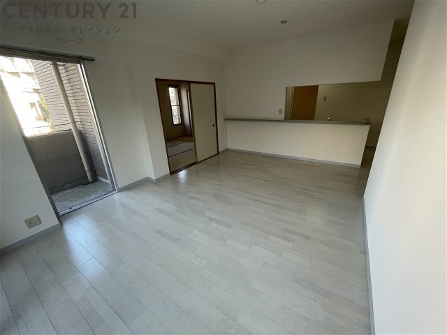 居室・リビング　17.8帖の広いリビングです♪