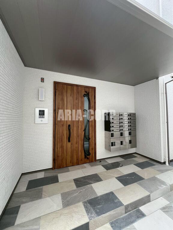 その他　訪問者の顔が見えるモニター付きオートロックを完備しています♪