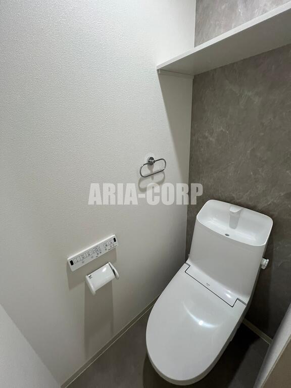 トイレ　温水洗浄便座付きのお手洗い♪