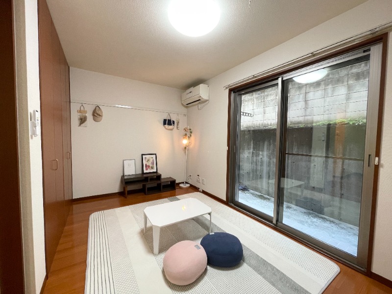 居室・リビング　【家具配置はイメージで、設備ではございません】※工事前のお写