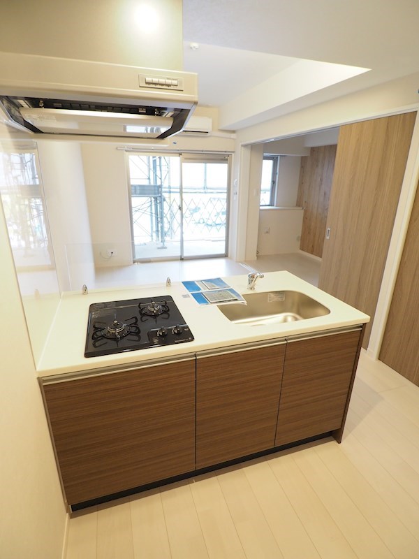 キッチン　2口コンロ付き。システムキッチン。