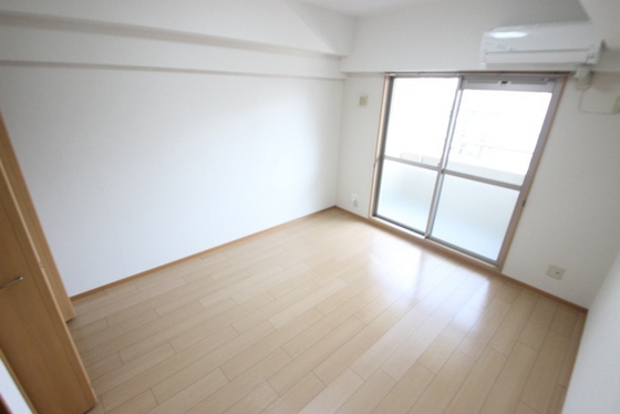 居室・リビング　※別部屋の写真です