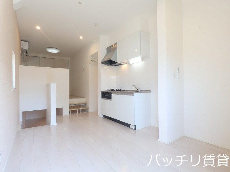 居室・リビング　同型タイプの為、現状を優先いたします。