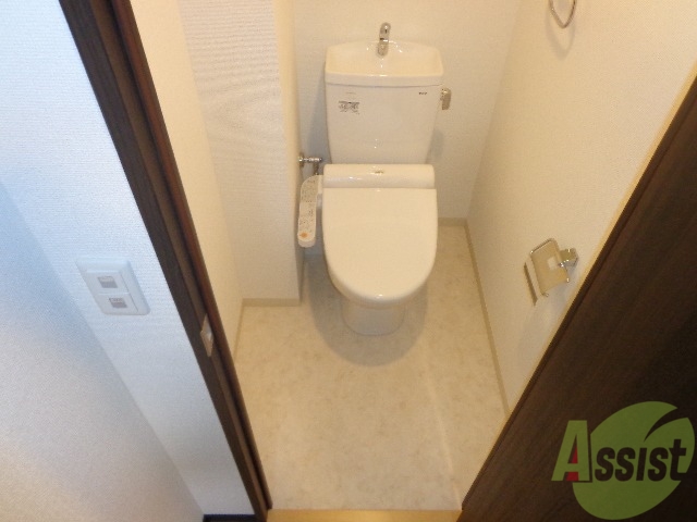 トイレ　玄関にはシューズボックスもついてるので、玄関周り片付きますね