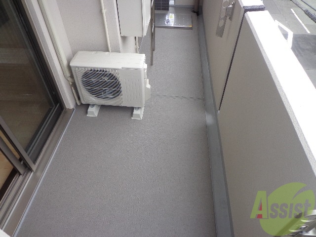 バルコニー　日当たりの良い南東向きのバルコニーです