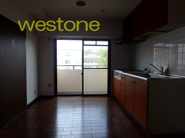 その他部屋・スペース　窓が大きく陽当り良好