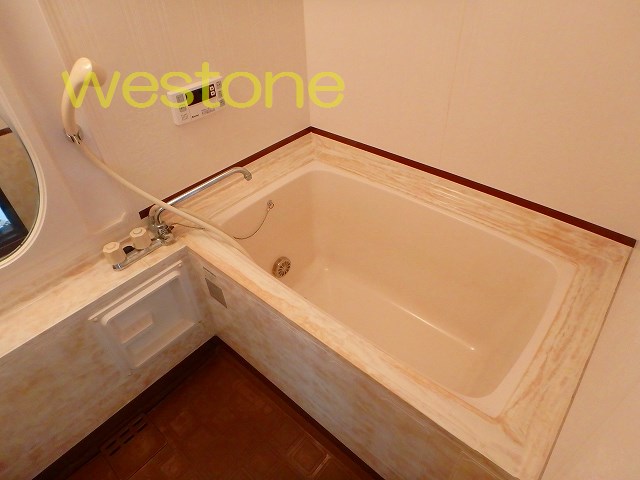 バス・シャワールーム　追い焚き機能付きバス