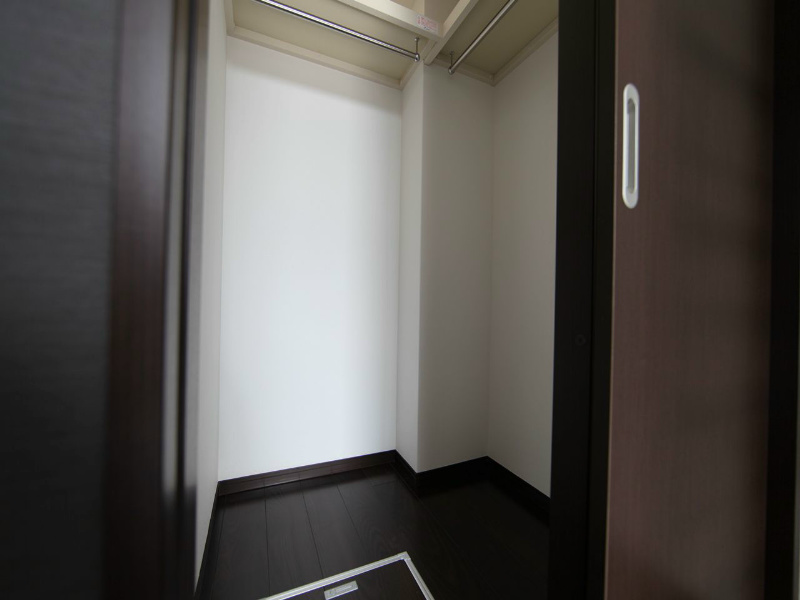 収納　ウォークインクローゼット付（収納充実してます）