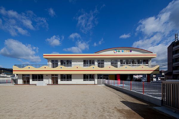 幼稚園・保育園　木ノ本こども園（幼稚園・保育園）まで345m