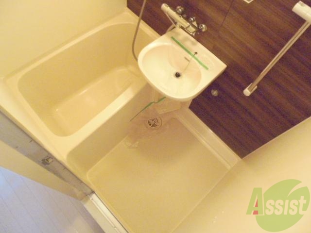 バス・シャワールーム　ゆっくりつかって一日の疲れを取ってくださいね。