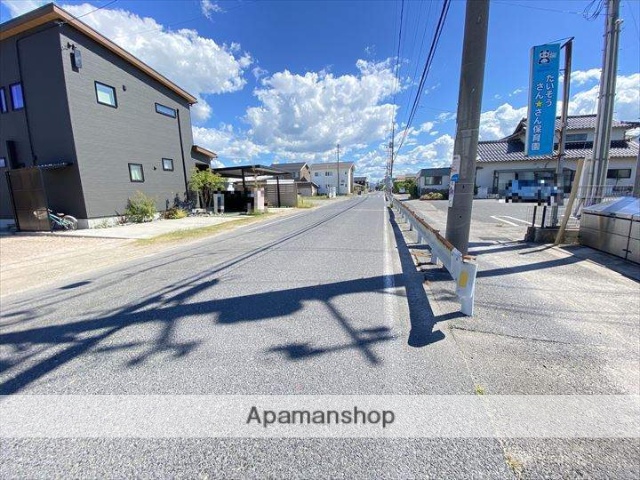 その他　前面道路（その他）まで0m